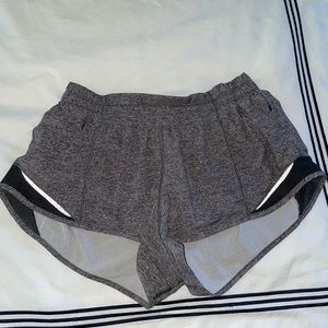 Hotty Hot 2.5 in Heathered Grey